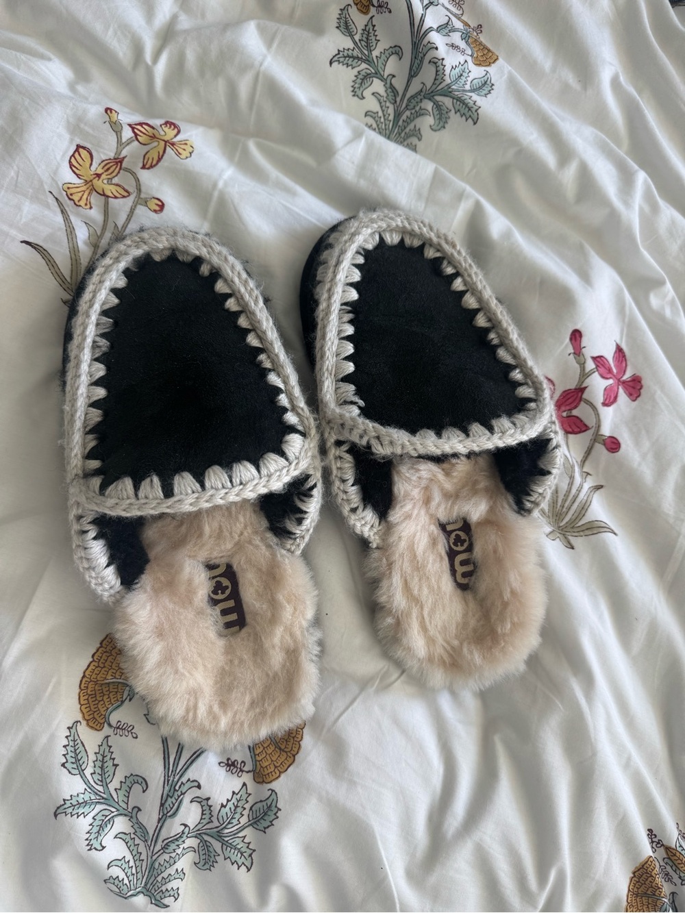 Mou Black & Cream Faux-Fur Trim Slippers